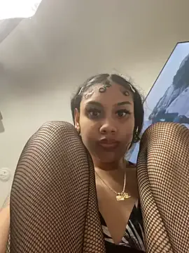 millemimi – webcam model profile photo Image 6