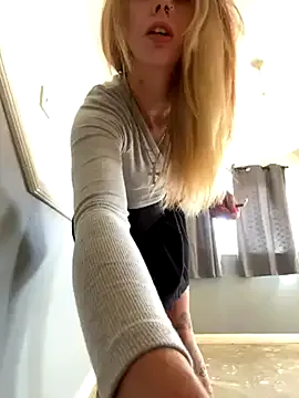 Blonde_sexy21 – webcam model profile photo Image 6