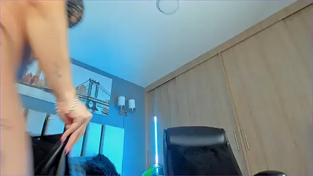 yumiandtsuki – webcam model profile photo Image 17