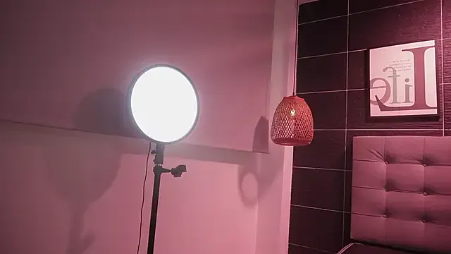 skyamber8v2 – webcam model profile photo Image 12