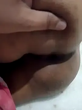 hina_porn – webcam model profile photo Image 15