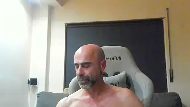 dirtypub – webcam model profile photo Image 4