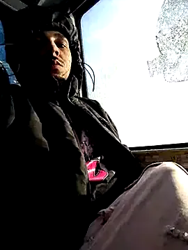 hunkwithglasses – webcam model profile photo Image 6