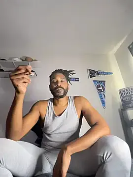 pantyless – webcam model profile photo Image 19