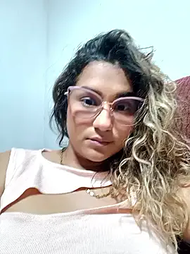 bambi_lu – webcam model profile photo Image 2