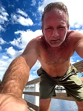 mon1_day – webcam model profile photo Image 16