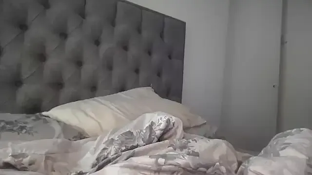 bambi_lu – webcam model profile photo Image 2