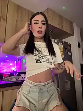 hina_porn – webcam model profile photo Image 2