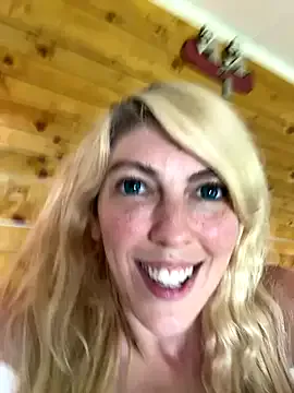 Hannahoff – webcam model profile photo Image 4