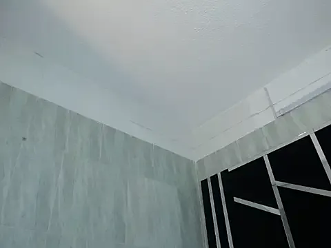 alliecrowns – webcam model profile photo Image 14