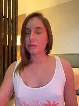 -VikkiL0vesCheese- – webcam model profile photo Image 10