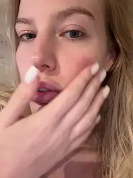 Blonde_sexy21 – webcam model profile photo Image 11