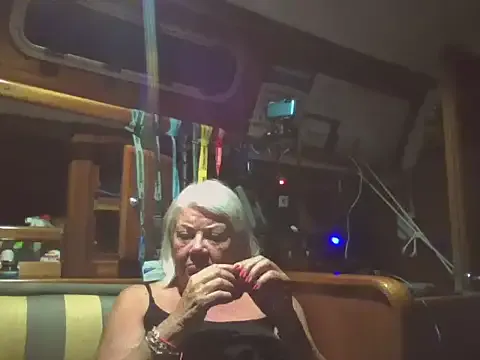 sweetyiris – webcam model profile photo Image 4