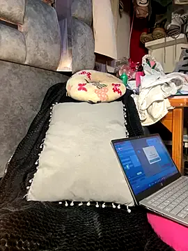 bambi_lu – webcam model profile photo Image 15