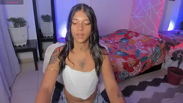 XLisaxx – webcam model profile photo Image 12