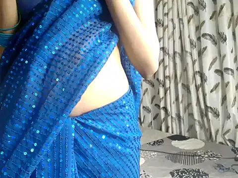 IORio2 – webcam model profile photo Image 18