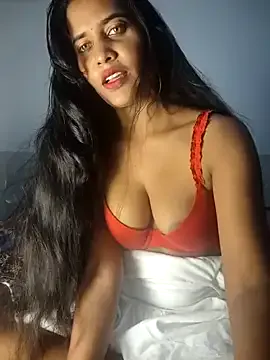 IORio2 – webcam model profile photo Image 15