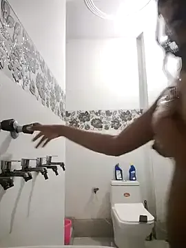 IORio2 – webcam model profile photo Image 5