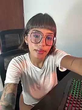 sarahsophia_ – webcam model profile photo Image 5