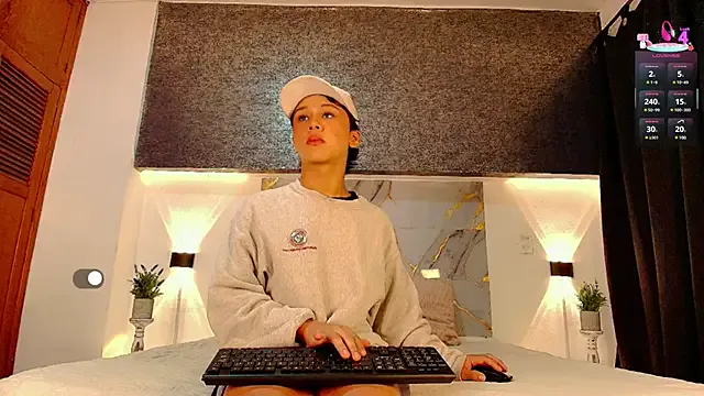 Lia__Love – webcam model profile photo Image 5