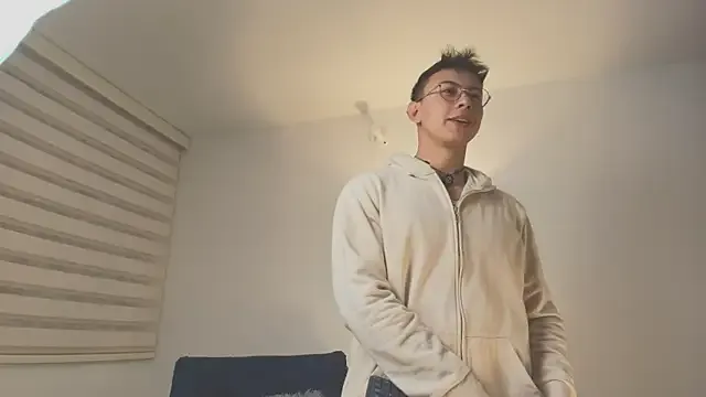 sigmasian – webcam model profile photo Image 8