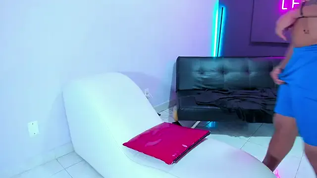 lucretiaburnaugh – webcam model profile photo Image 11