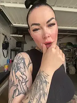 dirtypub – webcam model profile photo Image 3