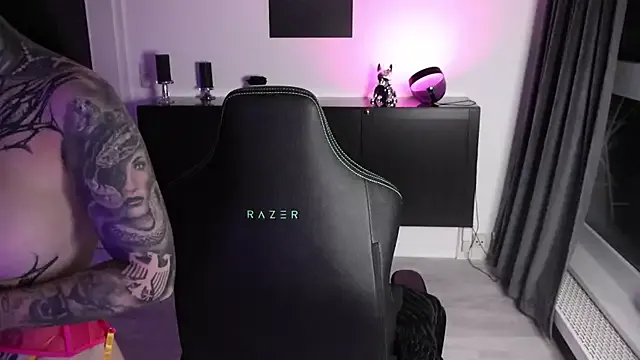 dirtypub – webcam model profile photo Image 5