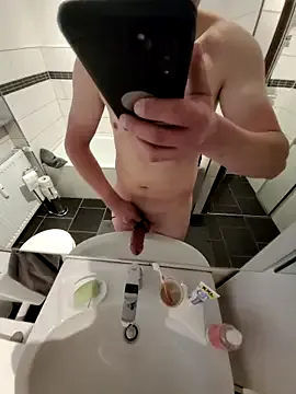 hina_porn – webcam model profile photo Image 3