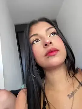 hina_porn – webcam model profile photo Image 7
