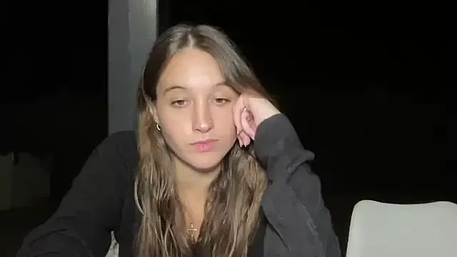 nicky_as – webcam model profile photo Image 3