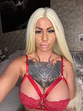hina_porn – webcam model profile photo Image 17