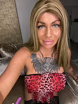 hina_porn – webcam model profile photo Image 6