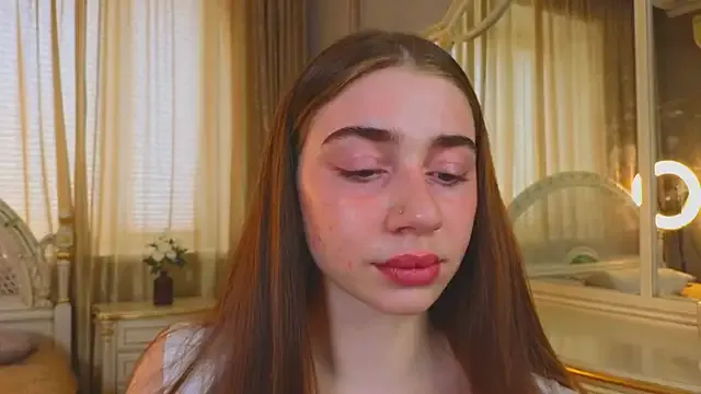 Linnea – webcam model profile photo Image 12