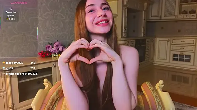 Linnea – webcam model profile photo Image 13