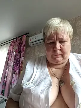 Linnea – webcam model profile photo Image 17