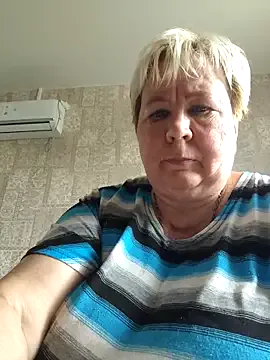 Linnea – webcam model profile photo Image 6