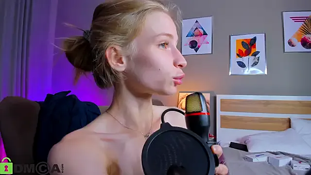 luna_jonnes1 – webcam model profile photo Image 2