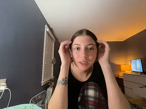 alana15 – webcam model profile photo Image 4