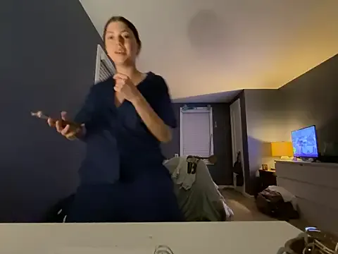 alana15 – webcam model profile photo Image 5