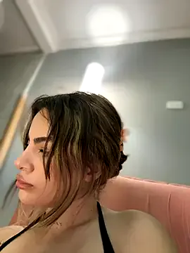 millemimi – webcam model profile photo Image 12