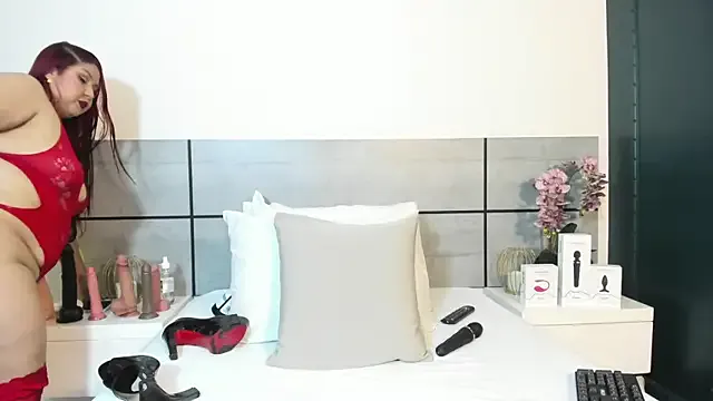 Linnea – webcam model profile photo Image 8