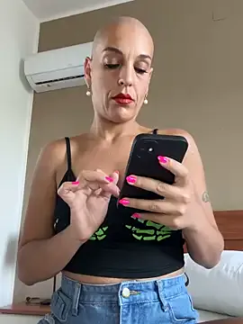 hina_porn – webcam model profile photo Image 16