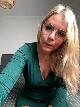 lucretiaburnaugh – webcam model profile photo Image 16