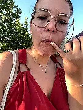 lucretiaburnaugh – webcam model profile photo Image 6