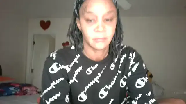 hina_porn – webcam model profile photo Image 12