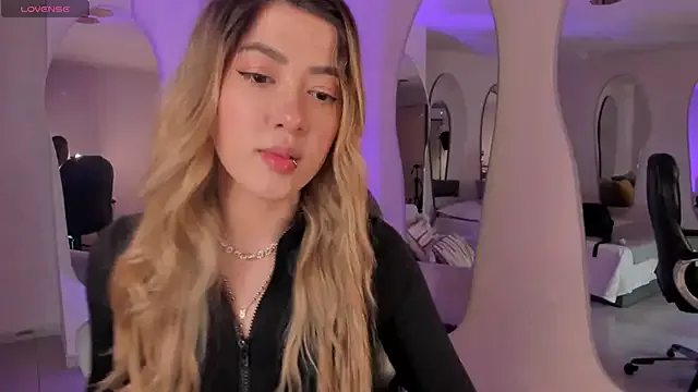 IORio2 – webcam model profile photo Image 19