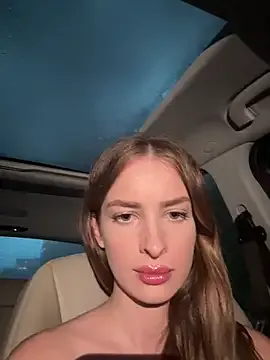 LollyMille – webcam model profile photo Image 14