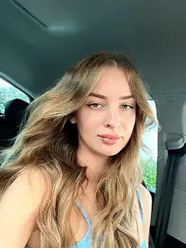 LollyMille – webcam model profile photo Image 19