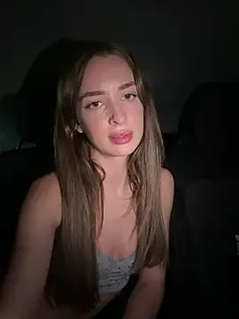 LollyMille – webcam model profile photo Image 6